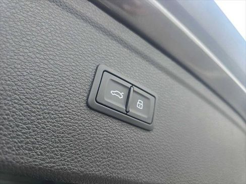 Used 2023 Audi SQ5 Premium Plus w/ Premium Plus Package AWD/4WD image 16