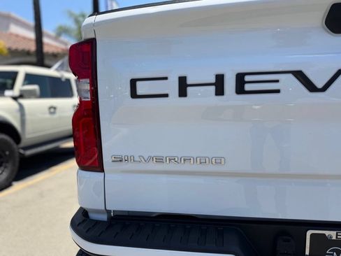 Used 2022 Chevrolet Silverado 1500 Custom w/ Safety Confidence Package RWD image 13