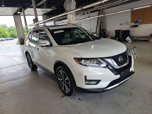 Used 2019 Nissan Rogue SL w/ Premium Package AWD/4WD image 2