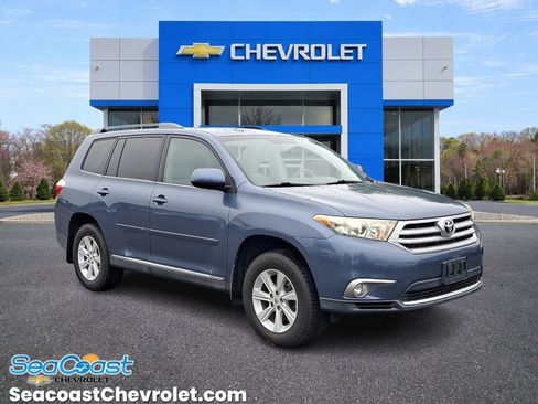 Used 2013 Toyota Highlander Plus AWD/4WD image 1