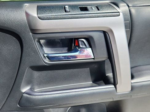 Used 2020 Toyota 4Runner SR5 Premium image 16