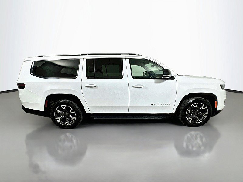 Used 2024 Jeep Wagoneer L Series III w/ Flexible Seating Group AWD/4WD image 8