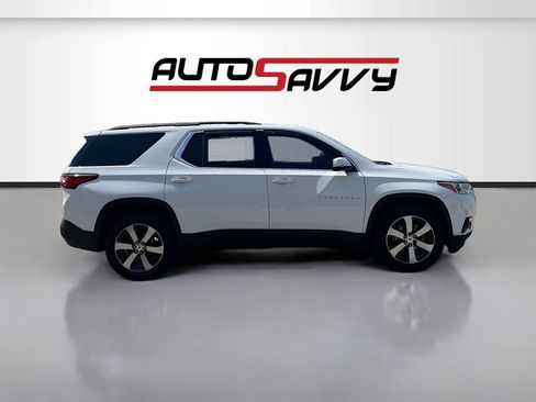 Used 2021 Chevrolet Traverse LT w/ LT Premium Package image 8