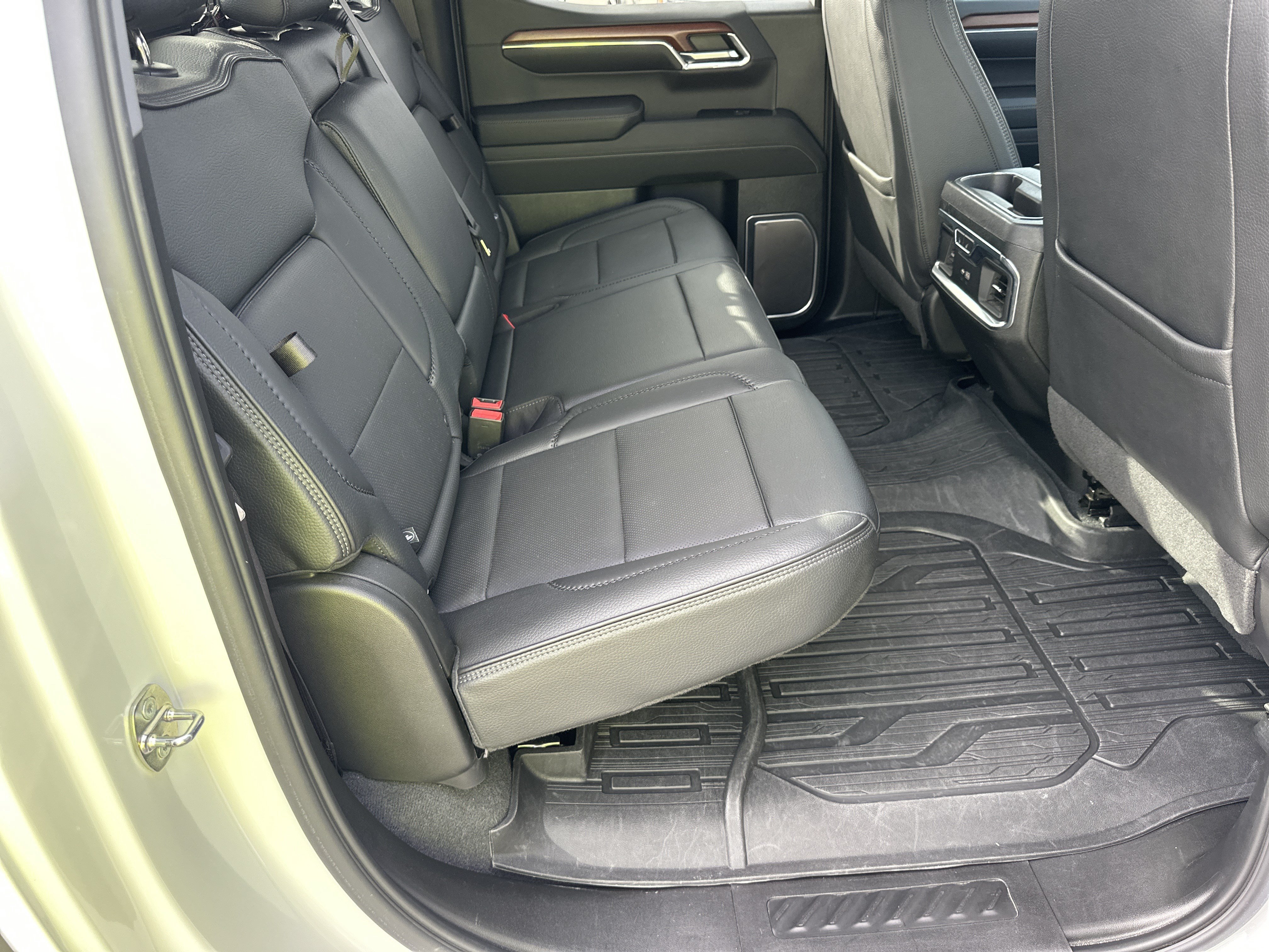 Used 2023 GMC Sierra 1500 Denali w/ Technology Package AWD/4WD image 16