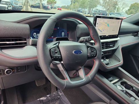 Used 2025 Ford Explorer ST-Line w/ Premium Package image 14
