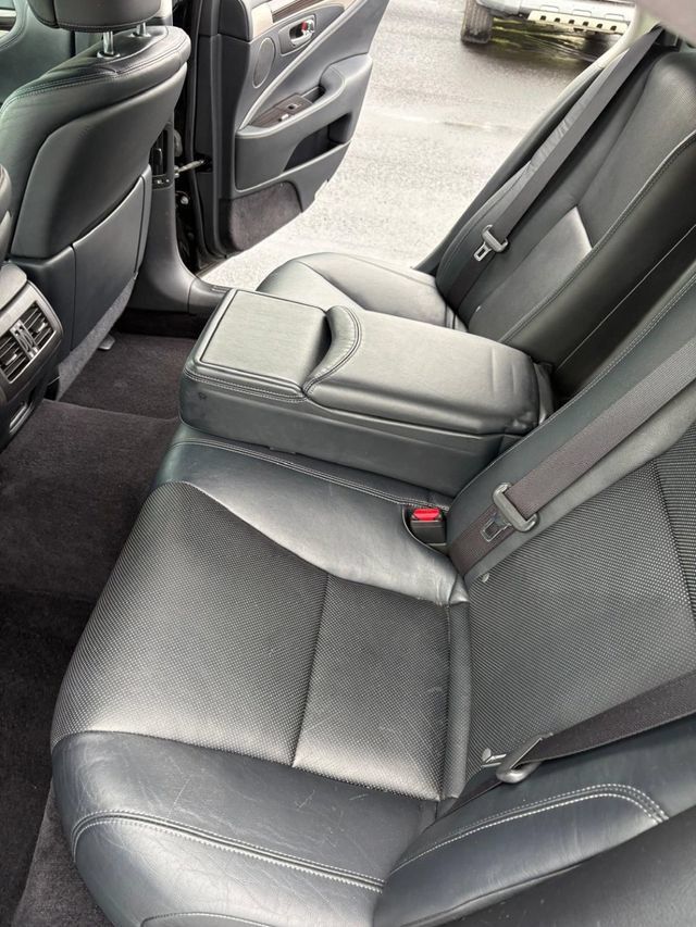 Used 2013 Lexus LS 460 w/ Comfort Pkg RWD image 25