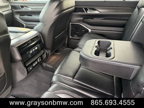 Used 2024 Jeep Wagoneer Series II w/ Convenience Group I AWD/4WD image 17