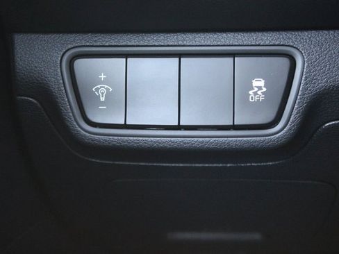 Used 2023 Kia Forte LXS image 17