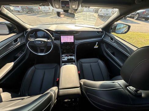 New 2025 Jeep Grand Cherokee L Limited w/ Black Appearance Package image 23