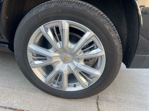 Used 2021 Chevrolet Tahoe High Country w/ Premium Package image 6