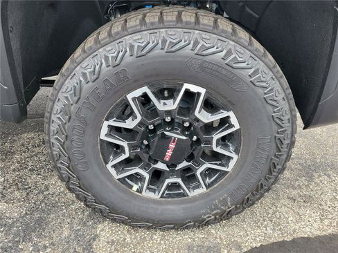 New 2026 GMC Sierra 2500 AT4X w/ LPO, Black Badging Package AWD/4WD image 6