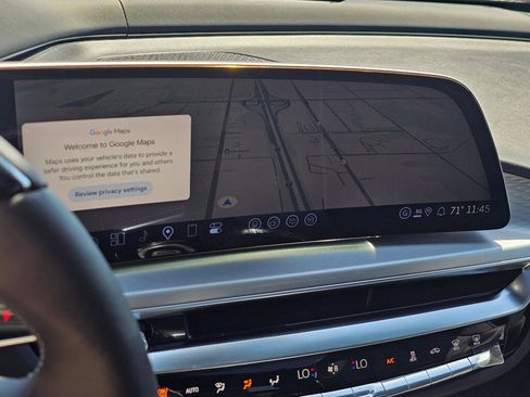 New 2026 Cadillac Lyriq V AWD/4WD image 33
