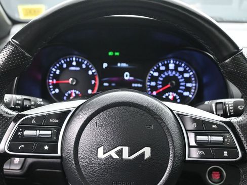 Used 2022 Kia Forte GT-Line w/ GT-Line Premium Package FWD image 9