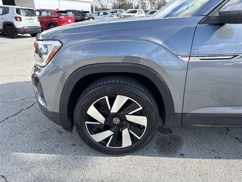 Used 2025 Volkswagen Atlas Cross Sport SE image 30
