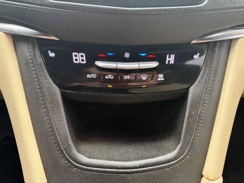 Used 2018 Cadillac XT5 AWD image 34