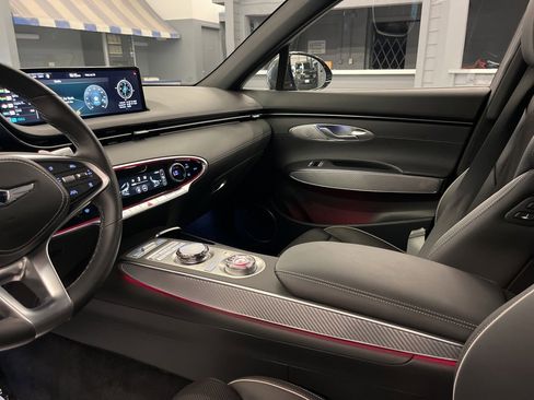 Used 2025 Genesis GV70 3.5T Sport image 27