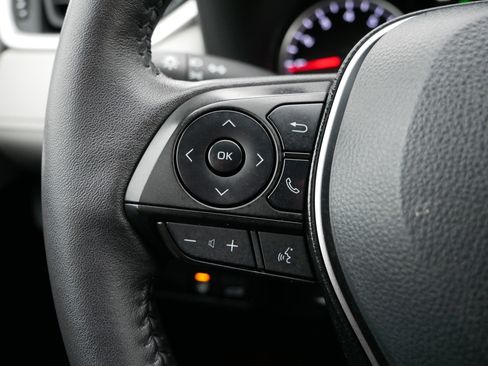 Used 2022 Toyota RAV4 XLE w/ Convenience Package image 31