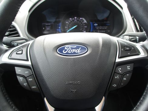 Used 2024 Ford Edge Titanium AWD/4WD image 17