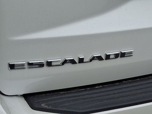 Certified 2024 Cadillac Escalade V w/ Heavy-Duty Trailer Package image 30