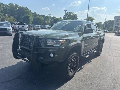 Used 2021 Toyota Tacoma TRD Off-Road AWD/4WD image 9