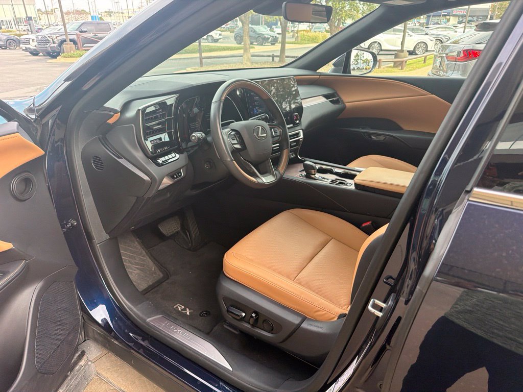 Used 2025 Lexus RX 350 Premium w/ Convenience Package FWD image 5
