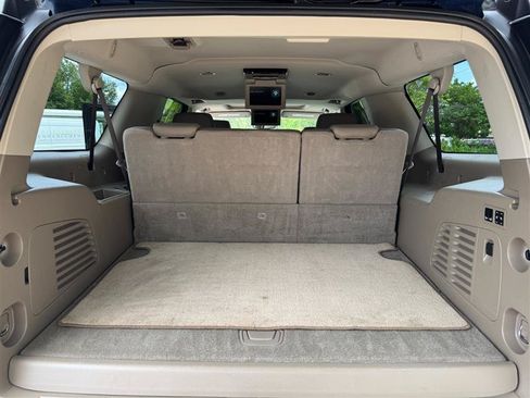 Used 2020 Chevrolet Suburban Premier AWD/4WD image 23