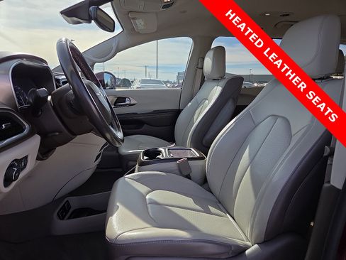 Used 2017 Chrysler Pacifica Touring-L Plus w/ Advanced Safetytec Group image 17