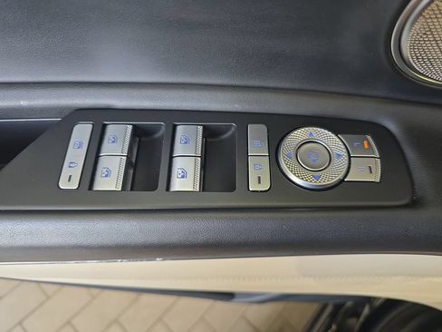 Used 2023 Genesis GV80 2.5T w/ Prestige 20" Package AWD/4WD image 31