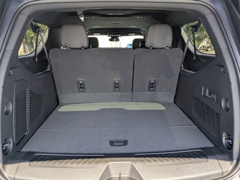 New 2026 Chevrolet Suburban LT w/ Comfort Package RWD image 7