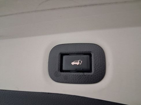 Used 2016 Nissan Rogue SL w/ SL Premium Package image 29