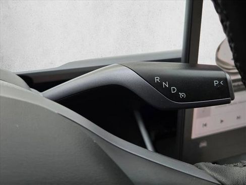 Used 2019 Tesla Model 3 Standard Range Plus image 12