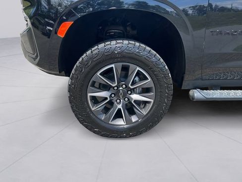 Used 2021 Chevrolet Tahoe Z71 w/ Z71 Signature Package AWD/4WD image 9