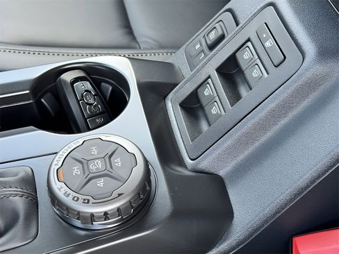 New 2025 Ford Bronco Badlands image 36