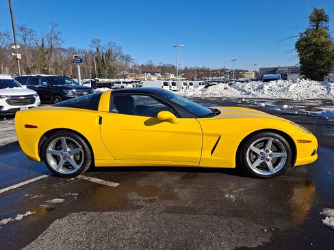 Used 2005 Chevrolet Corvette w/ Preferred Equipment Group image 8