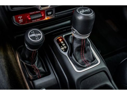 Used 2019 Jeep Wrangler Unlimited Rubicon w/ Dual Top Group image 35