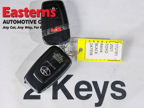 Used 2021 Toyota RAV4 XLE AWD/4WD image 24