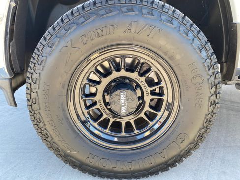 Used 2024 RAM 2500 Big Horn w/ Off Road Package AWD/4WD image 5