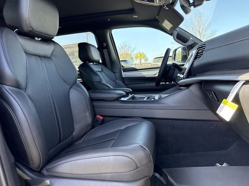 New 2026 Jeep Grand Wagoneer Limited AWD/4WD image 20
