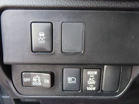 Used 2023 Toyota Tacoma TRD Off-Road image 10