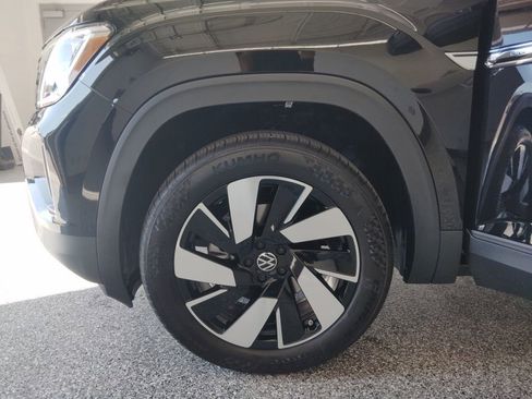 New 2026 Volkswagen Atlas Cross Sport SE FWD image 29