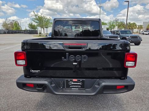 New 2026 Jeep Gladiator Sport AWD/4WD image 10