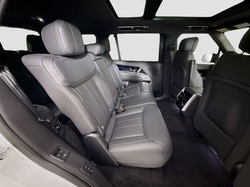 New 2026 Land Rover Range Rover Long Wheelbase SE AWD/4WD image 21
