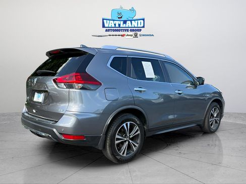 Used 2019 Nissan Rogue SV w/ Premium Package image 5