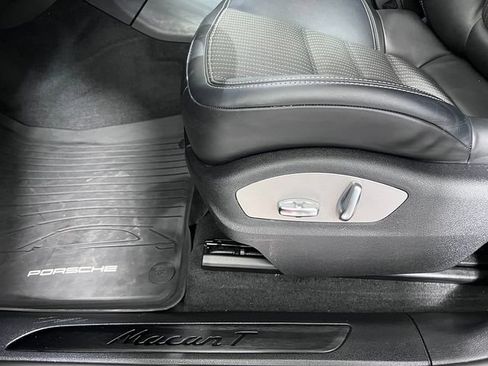 Used 2023 Porsche Macan Turbo AWD/4WD image 28