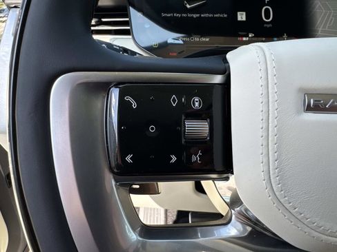 New 2026 Land Rover Range Rover Long Wheelbase SE image 32