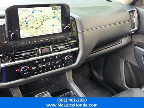 Used 2025 Nissan Pathfinder SL FWD image 26