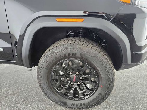 New 2026 GMC Canyon Elevation w/ Convenience Package image 9