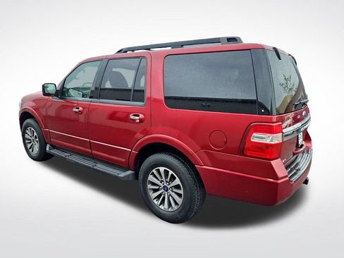 Used 2017 Ford Expedition XLT w/ Equipment Group 202A AWD/4WD image 3