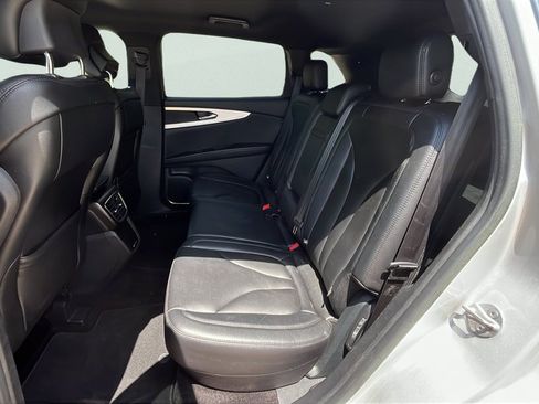 Used 2016 Lincoln MKX Premiere FWD image 16