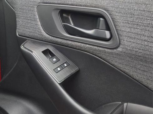 Used 2023 Nissan Rogue S image 13